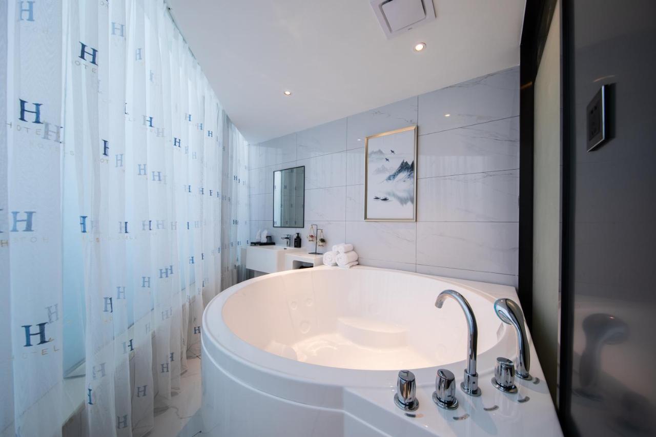 Ausotel By Argyle Baiyun International Airport Renhe Metro Exit B Guangzhou Exterior photo